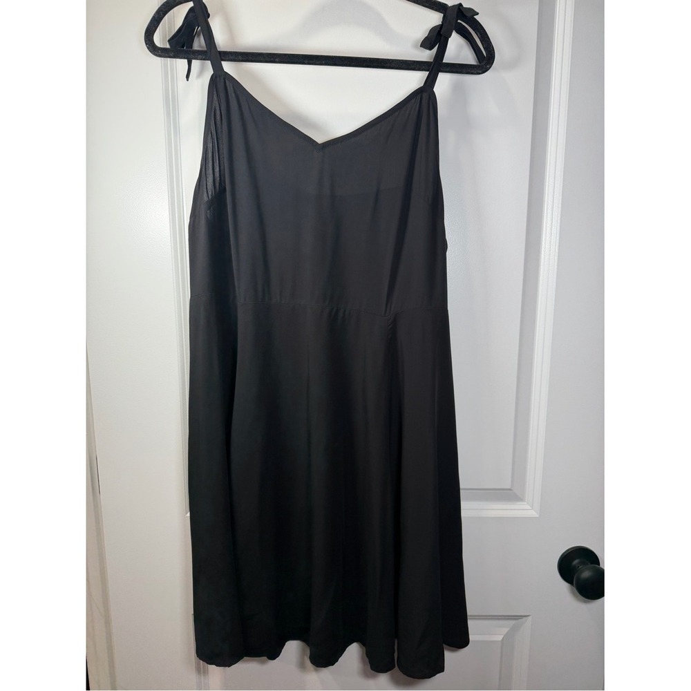 Gap Black Tie Strap Smocked Back Dress Size Large NWT